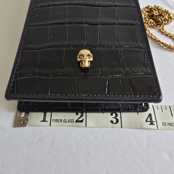 Alexander McQueen Skull Croc-Embossed Leather Phone-Case-On-Chain Black - Picture 5 of 7